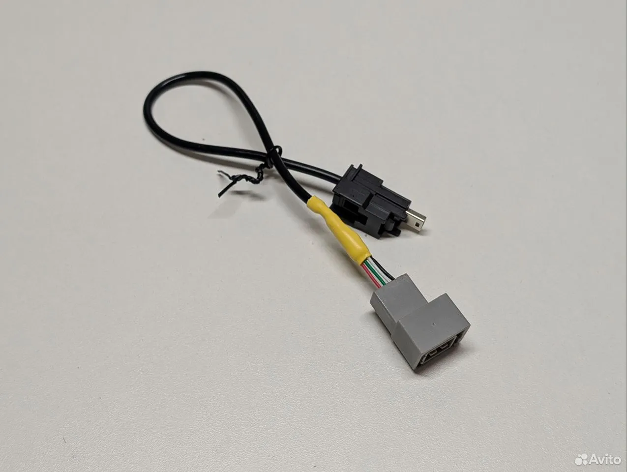 Кабель USB LADA Vesta для установки Enjoy
